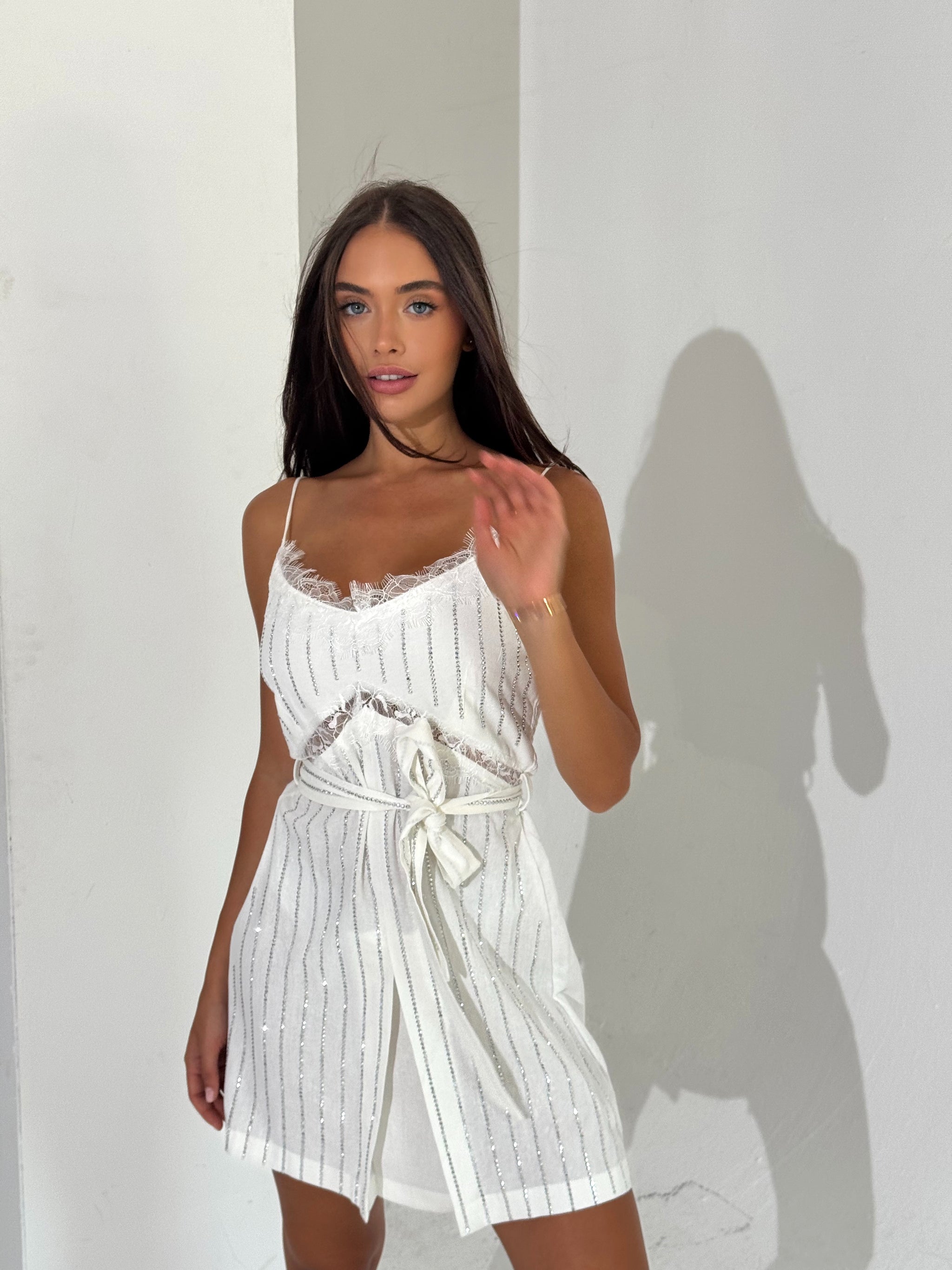 Рокля Silk White