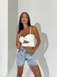 Топ Bold White