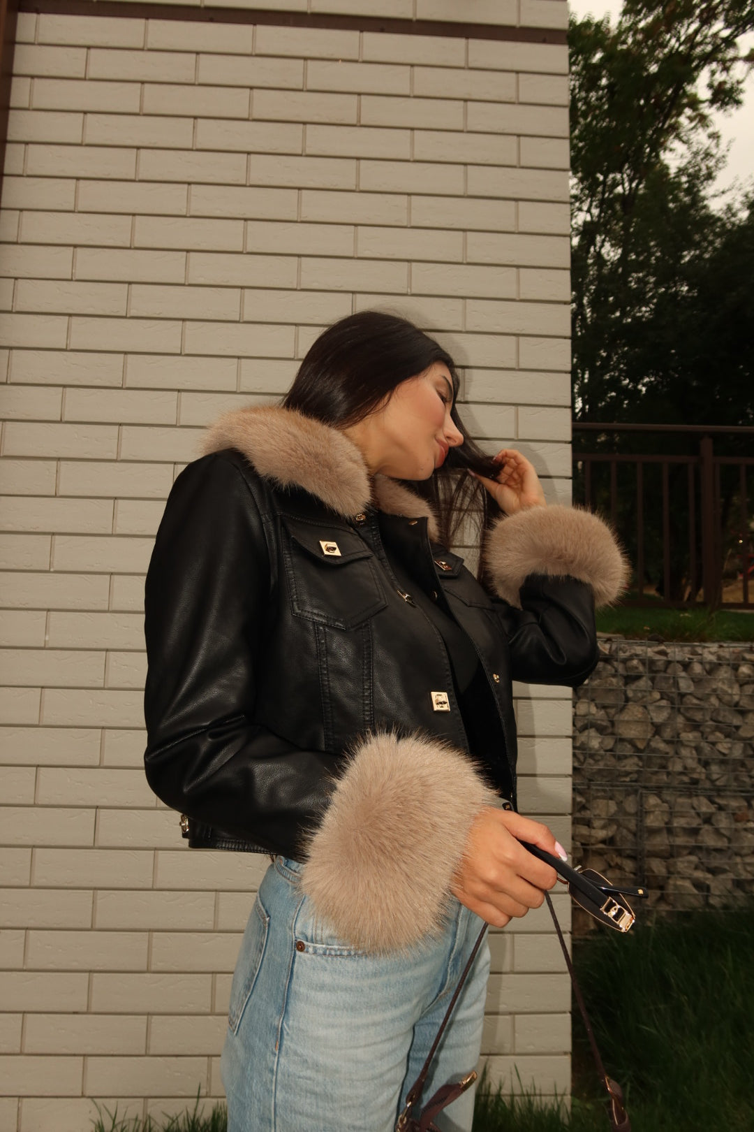 Яке Alba Black