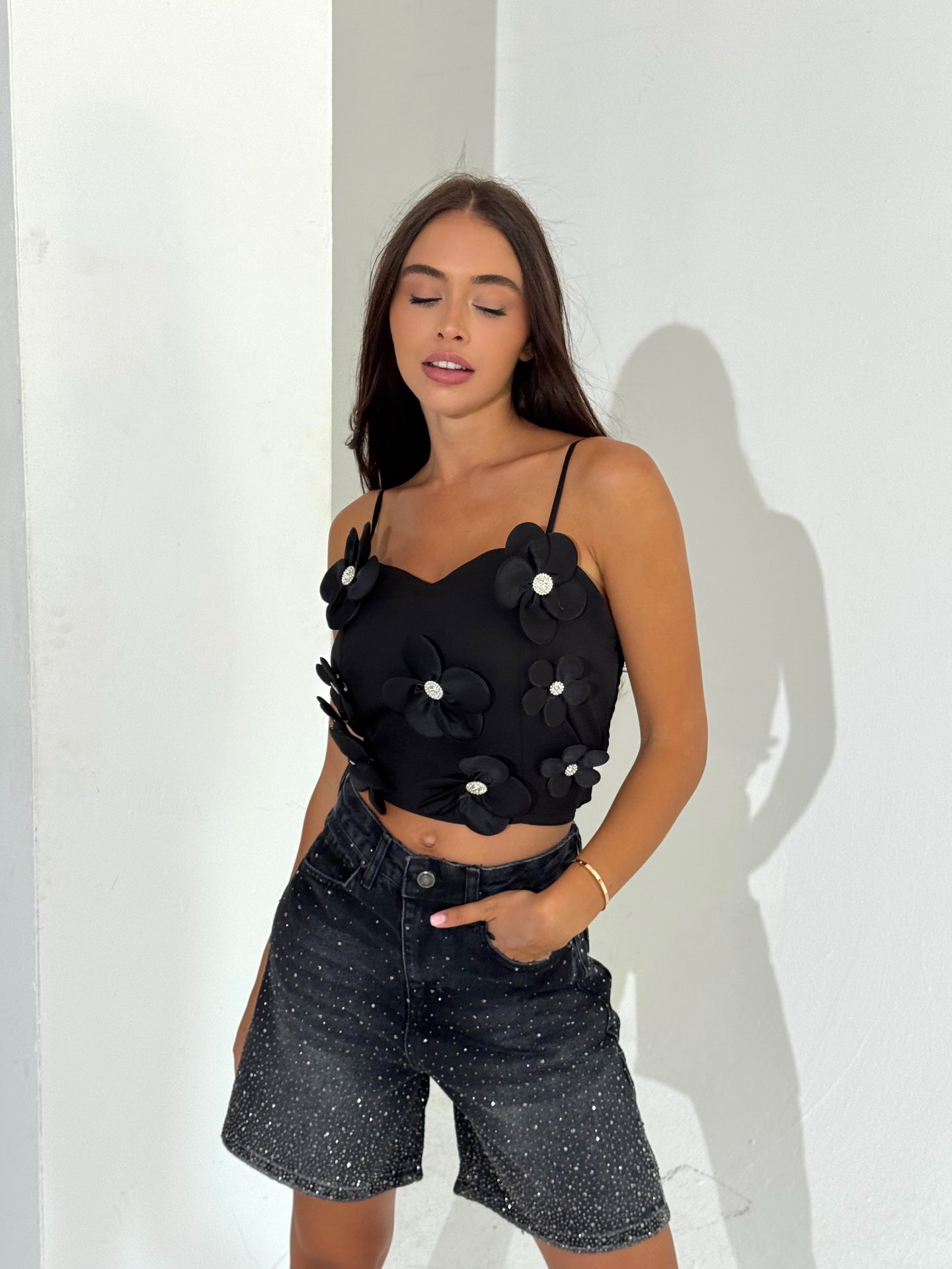 Топ Aira Black