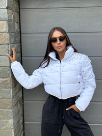 Яке Elegant White