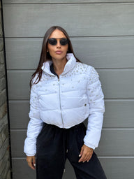 Яке Elegant White
